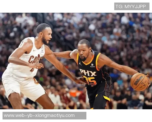 布克:回馈中国篮球迷的热情与尊重是我们的责任与荣幸 布克:回馈中国篮球迷的热情与尊重是我们的责任与荣幸