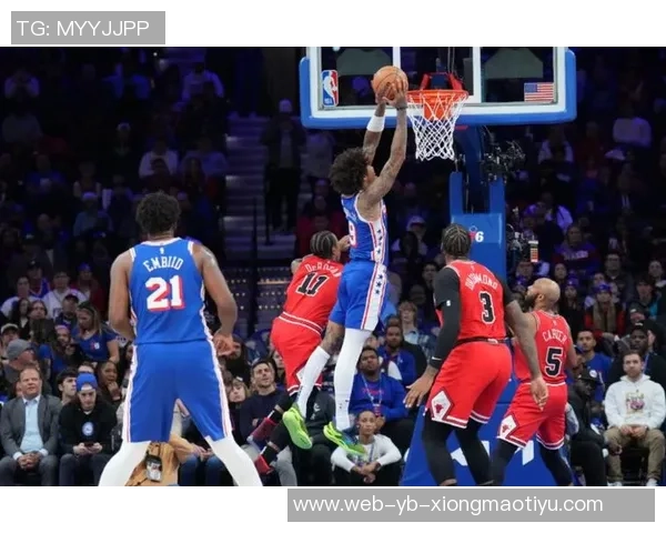 恩比德三节高效发威15投11中轻松斩获30分7篮板6助攻表现惊艳